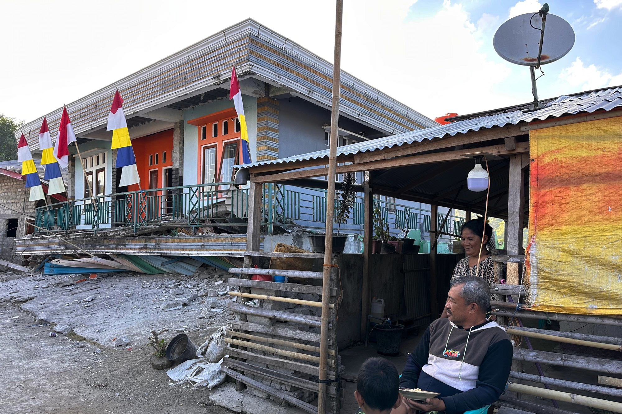 इन्डोनेसियामा भूकम्पको चार दिनपछि जनजीवन सामान्यतर्फ फर्किंदै   