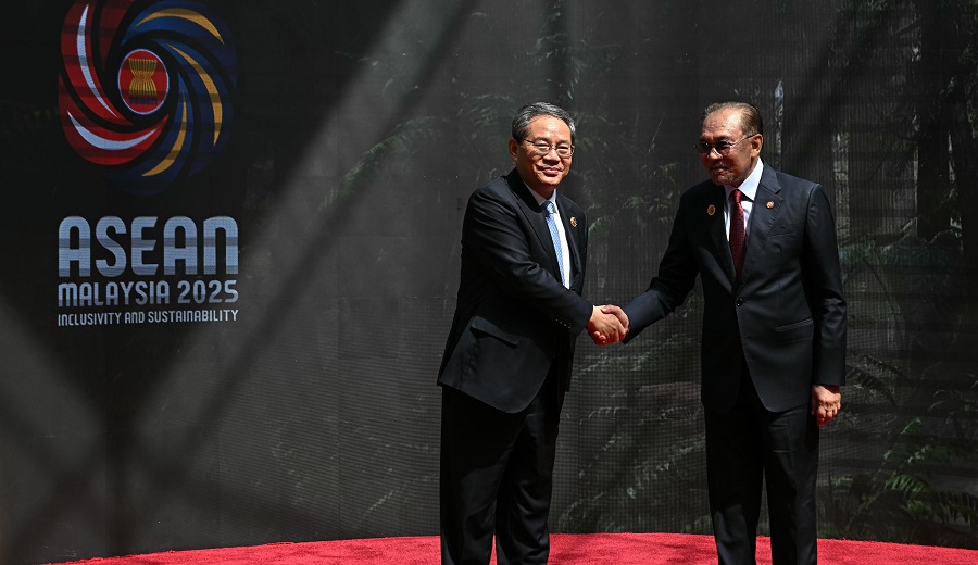 चीन र आसियानबीच ‘स्वतन्त्र व्यापार’ सम्झौतामा हस्ताक्षर