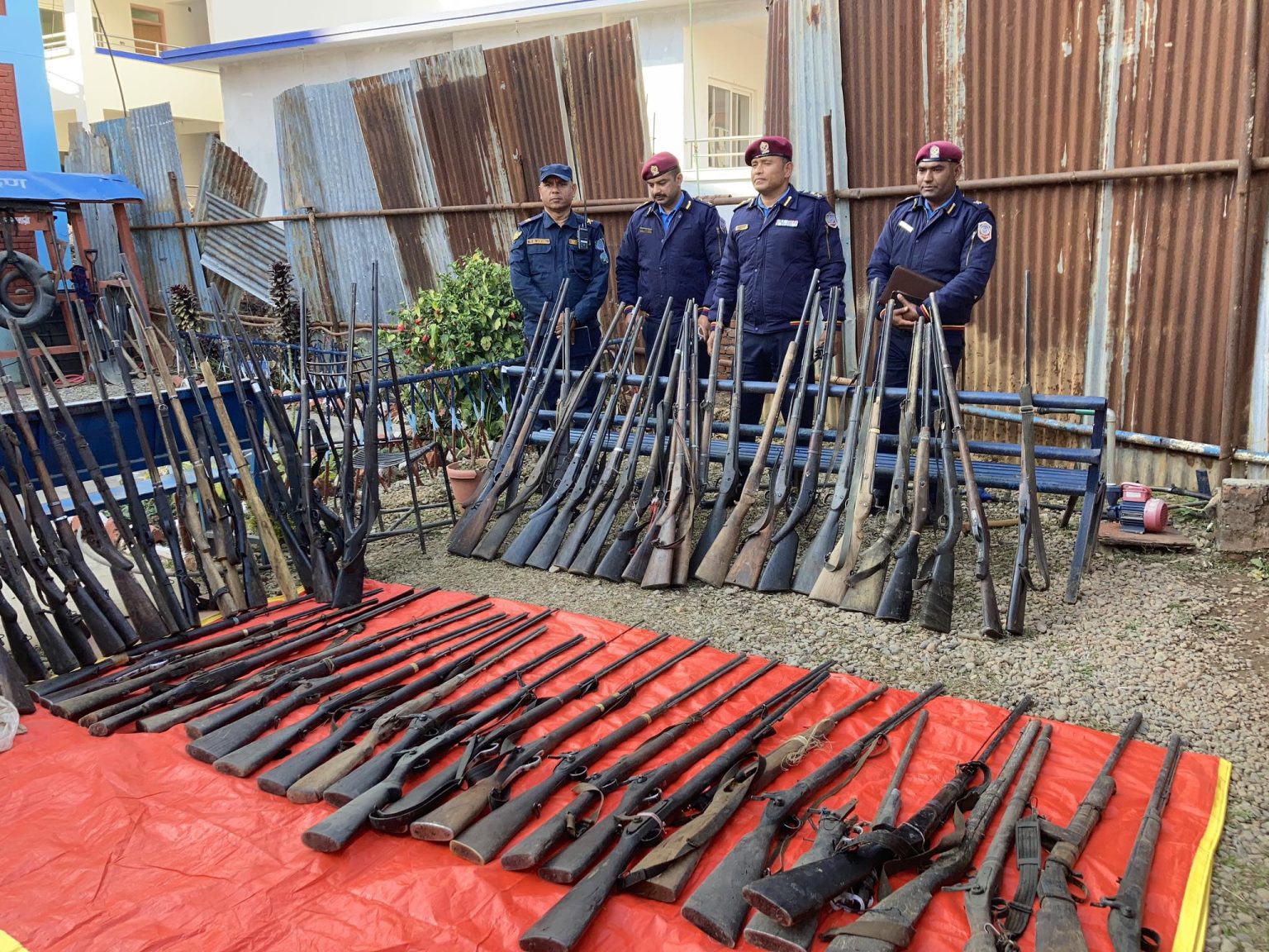 बागलुङमा ५९ थान हातहतियार बुझाइयो        