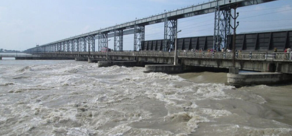 महाकालीमा पानीको बहाव बढ्यो, बनबासा पुलमा चारपाङ्ग्रे सवारी साधन निषेध