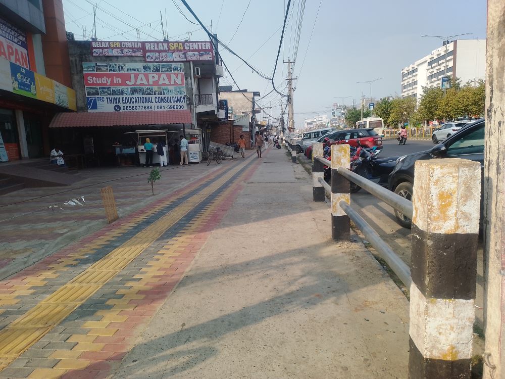 अतिक्रमण हटेपछि चिटिक्क बन्दै सडकपेटी    