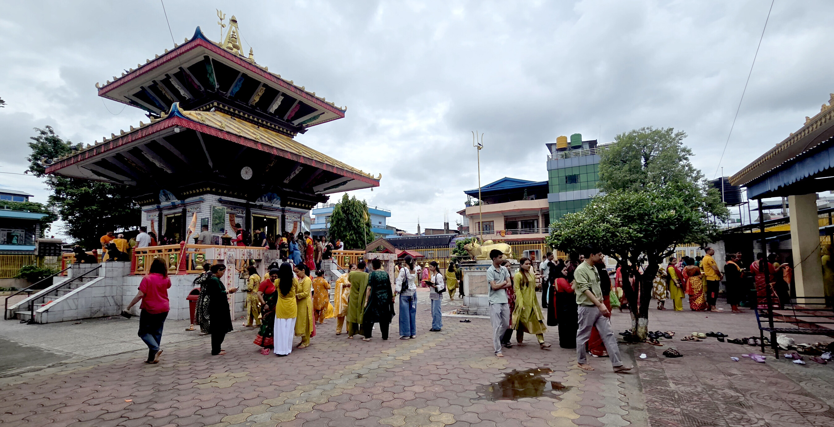 भुवनेश्वर पशुपति मन्दिरमा दर्शनार्थीको चाप    