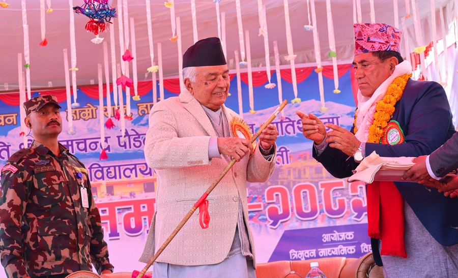 राष्ट्रपतिलाई मायाको चिनो ‘बुट्टेनली’   