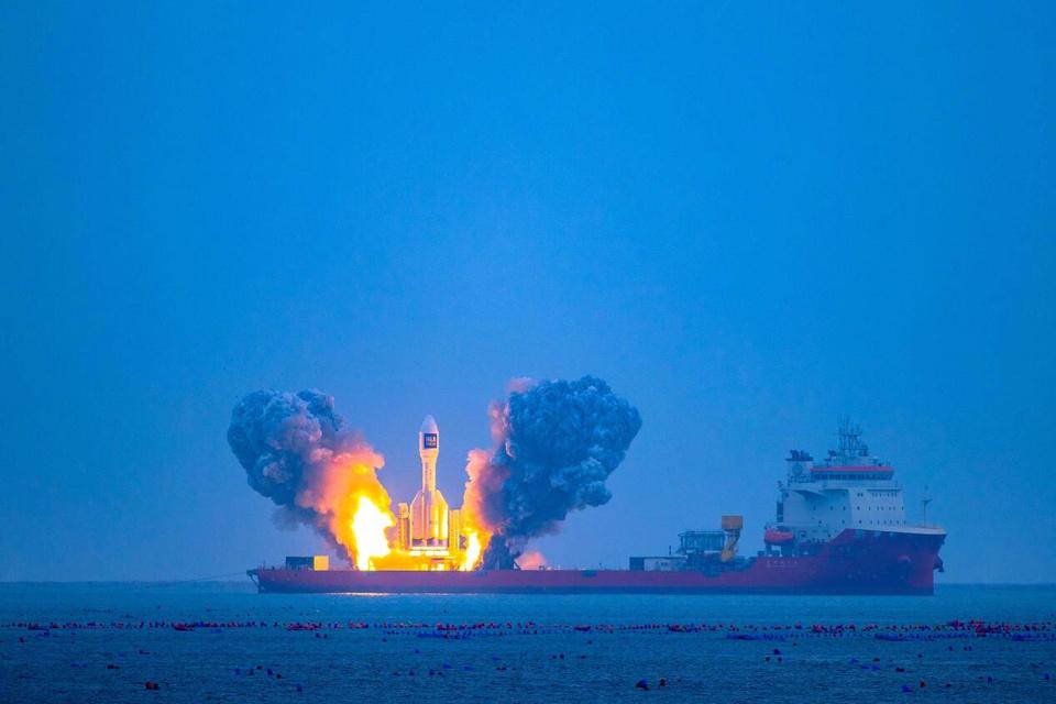 China-sea-rocket-1789548881.jpg