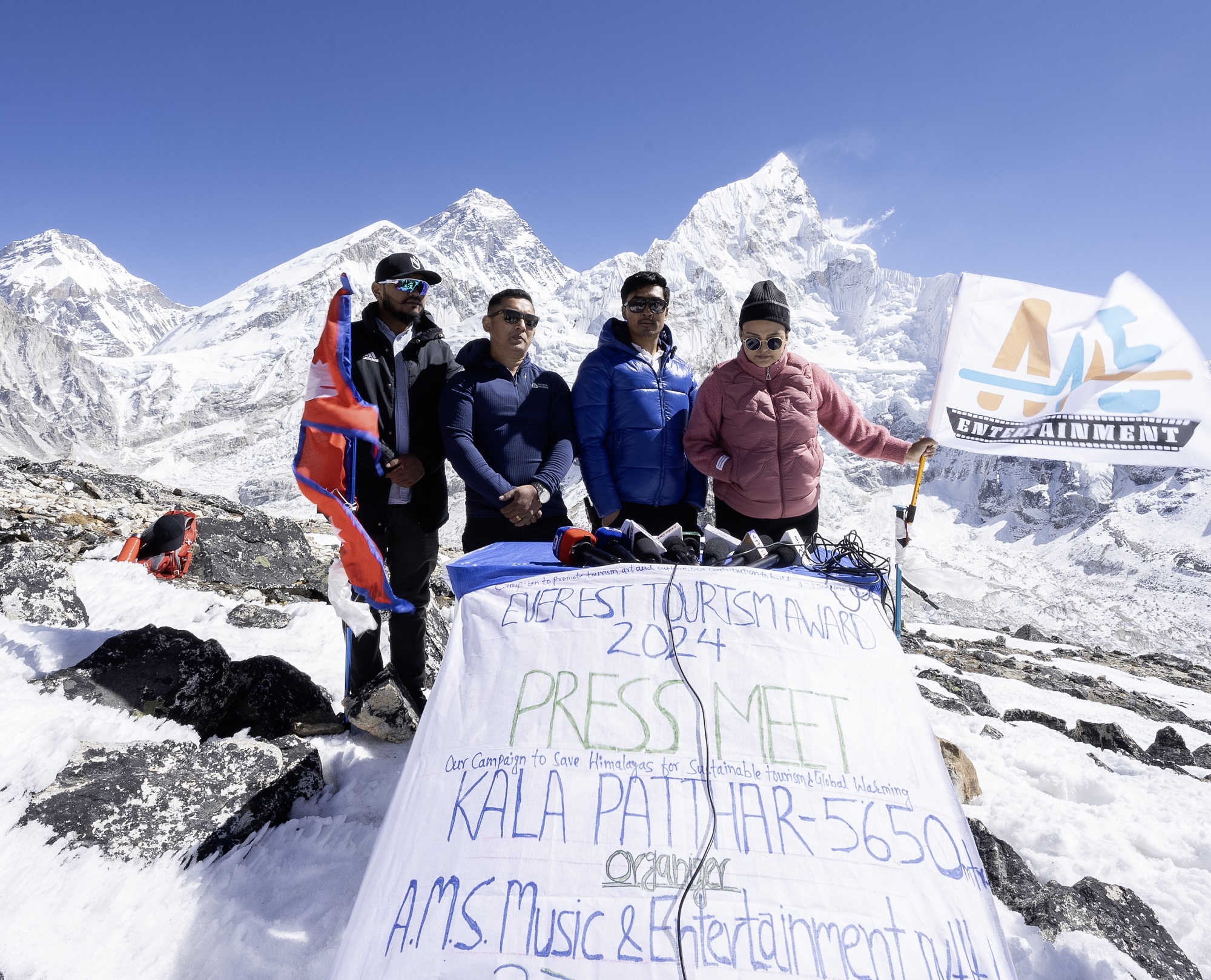 जलवायुको असरबारे ध्यानाकर्षण गर्न कालापत्थरमा पत्रकार सम्मेलन   