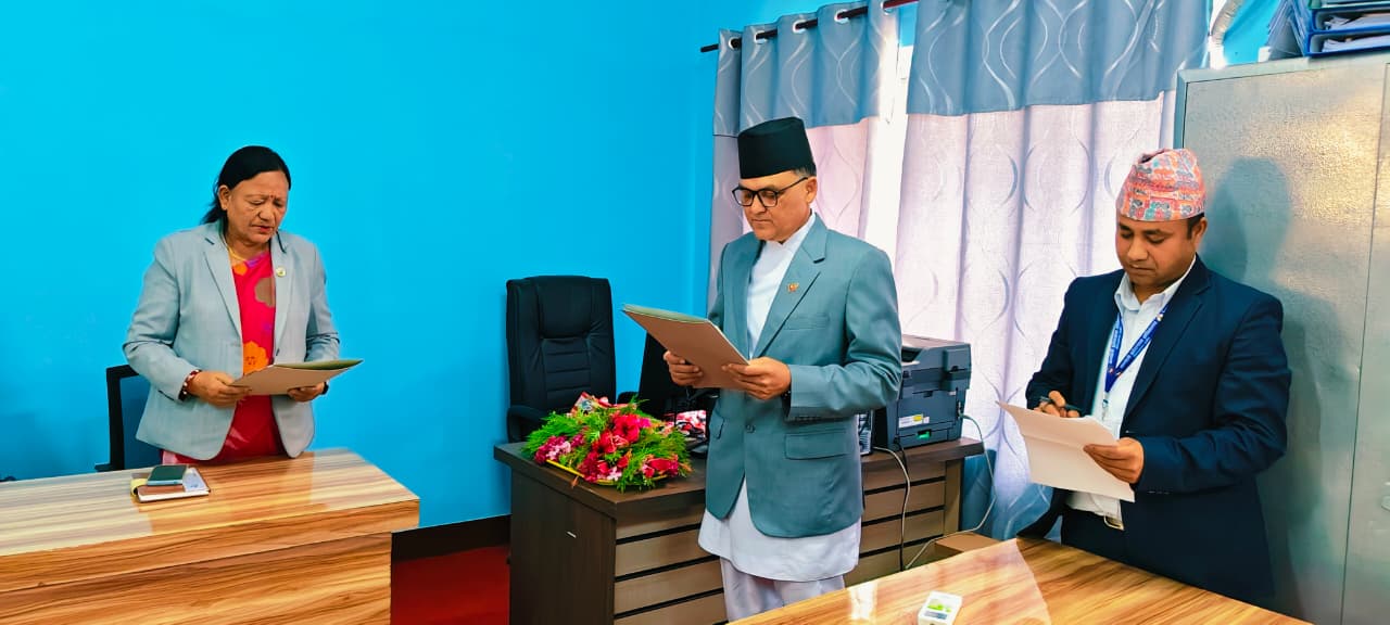 कर्णाली प्रदेशसभाको सचिवमा डा. खड्का   