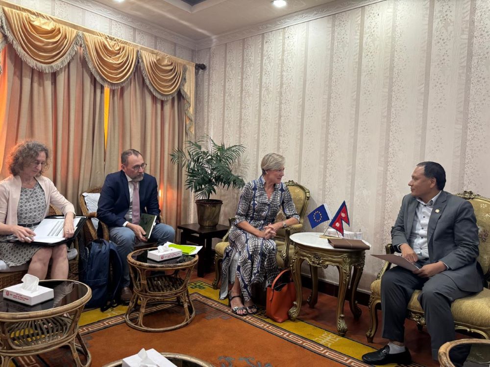 मन्त्री घिसिङसँग युरोपेली संघका राजदूत लोरेन्जोको शिष्टाचार भेटवार्ता    