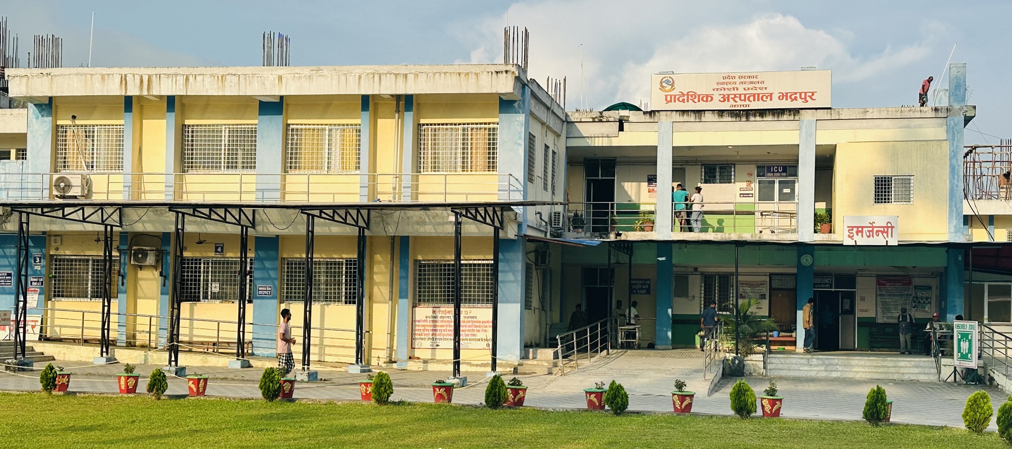 प्रादेशिक अस्पताल भद्रपुरमा प्रसूति सेवालिने सेवाग्राहीको चाप उच्च   