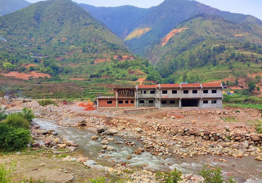 बजेट अभावमा अलपत्र अस्पताल   