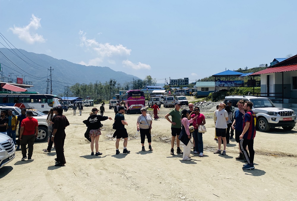 घान्द्रुकमा पर्यटकीय चहलपहल   