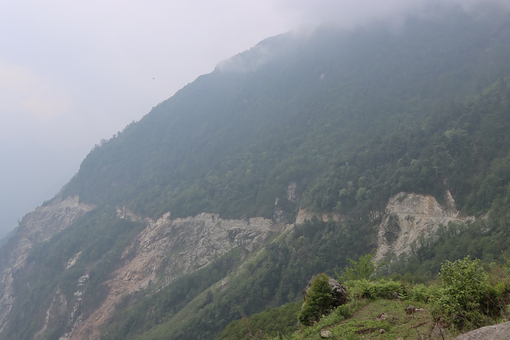 खाँदबारी-किमाथाङ्का सडकखण्ड स्तरोन्नति तीव्र   