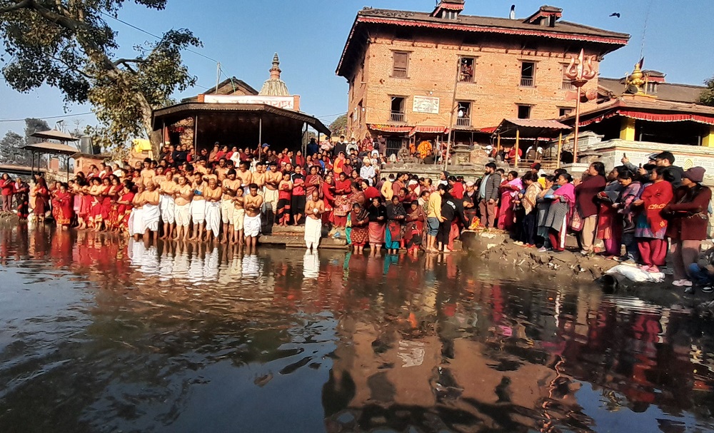 त्रिवेणीधाममा माधव नारायण मेला सुरु   