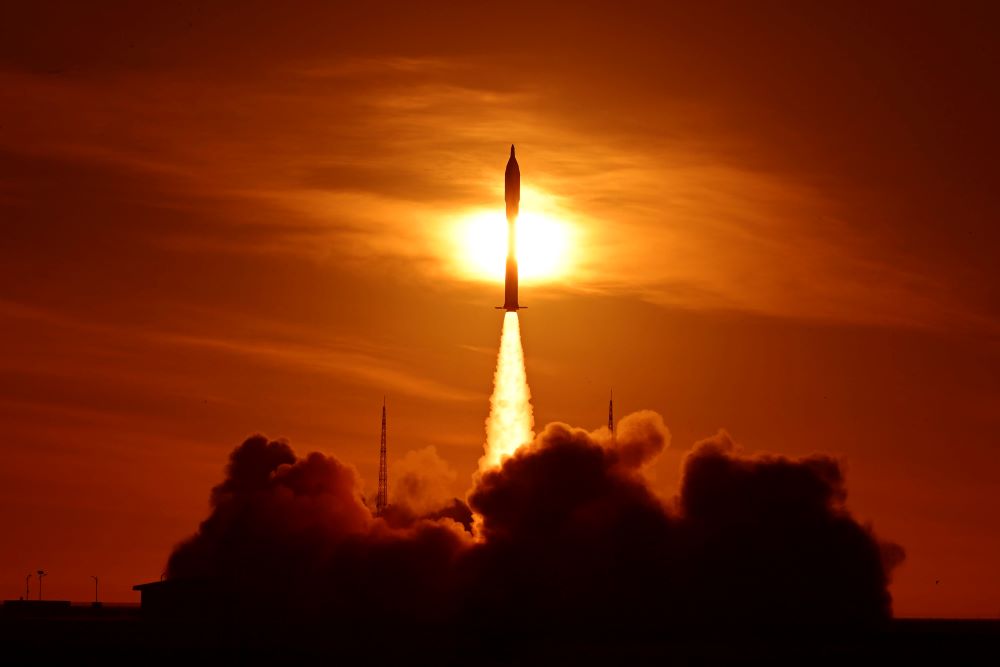 चीनद्वारा ‘क्वाइचोउ-११’ रकेटमार्फत व्यावसायिक अन्तरिक्ष यान प्रक्षेपण         