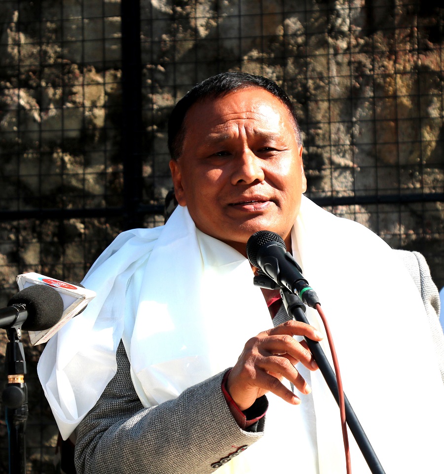 देश नयाँ शिराबाट अगाडि बढ्छः मन्त्री घिसिङ   