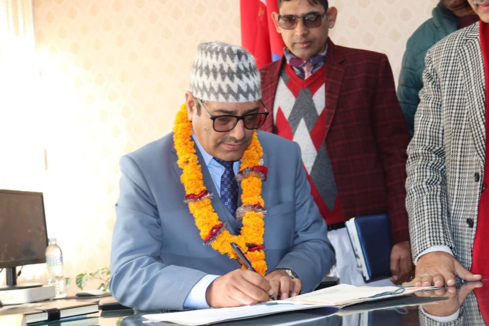 वनमन्त्री चौलागाईंद्वारा भौतिक मन्त्रालयको पदभार ग्रहण    