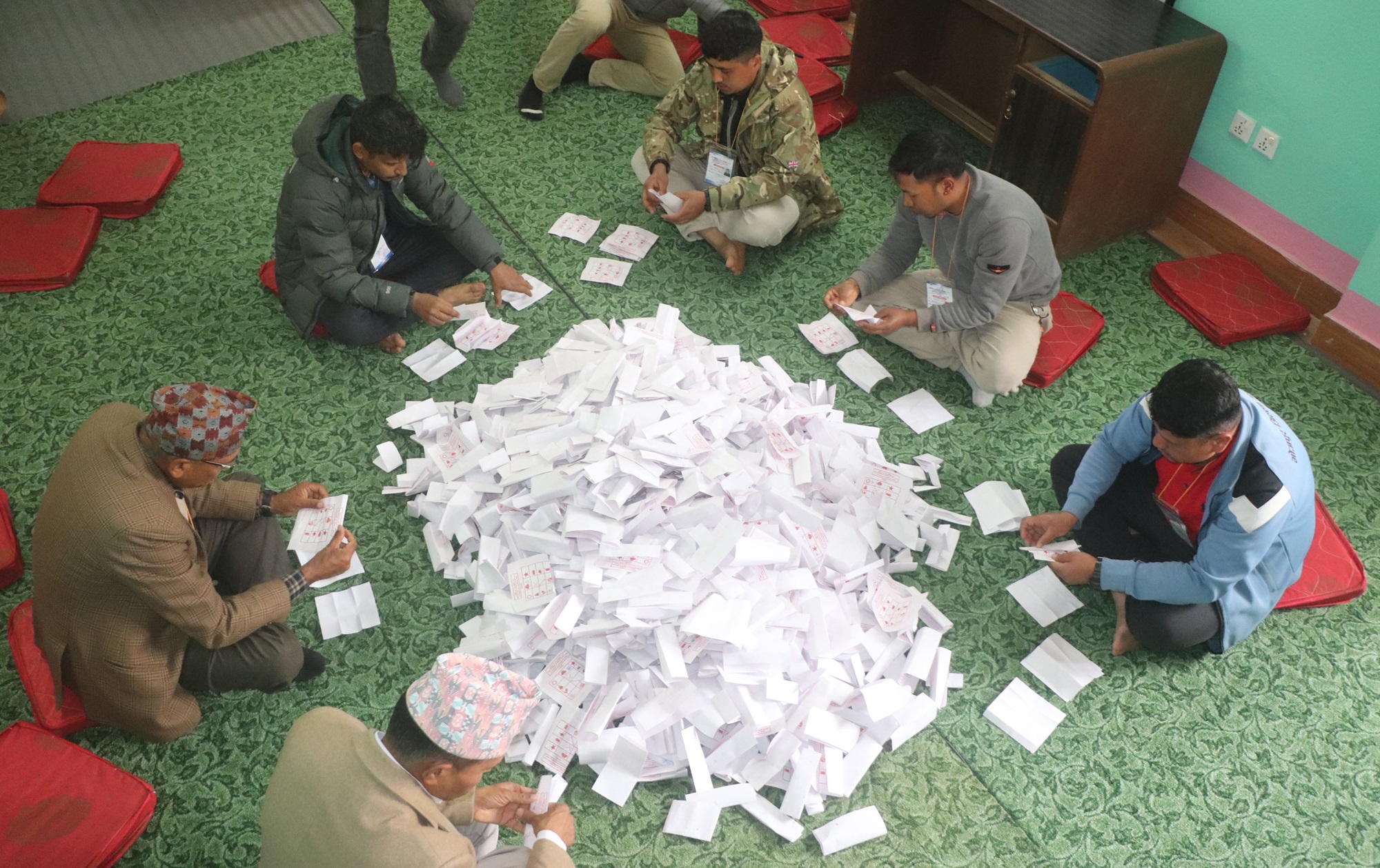 प्रतिनिधिसभा निर्वाचनः १६० निर्वाचन क्षेत्रमा मतगणना जारी     