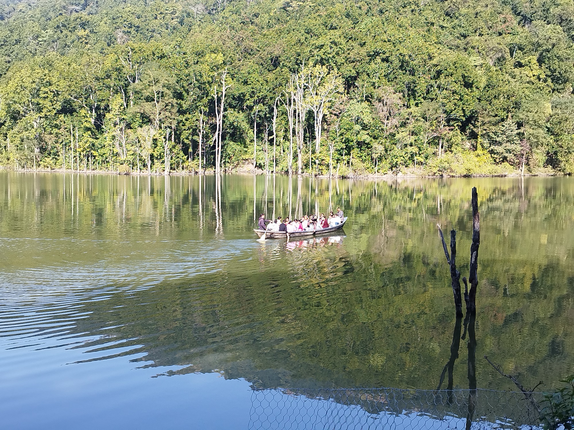 आन्तरिक पर्यटकको रोजाइ बन्दै बाह्रकुने दह   