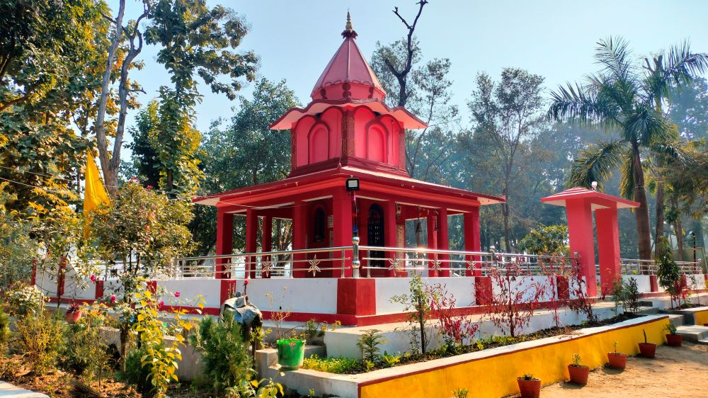 चन्दा उठाएर रामजानकी मन्दिर मर्मत    