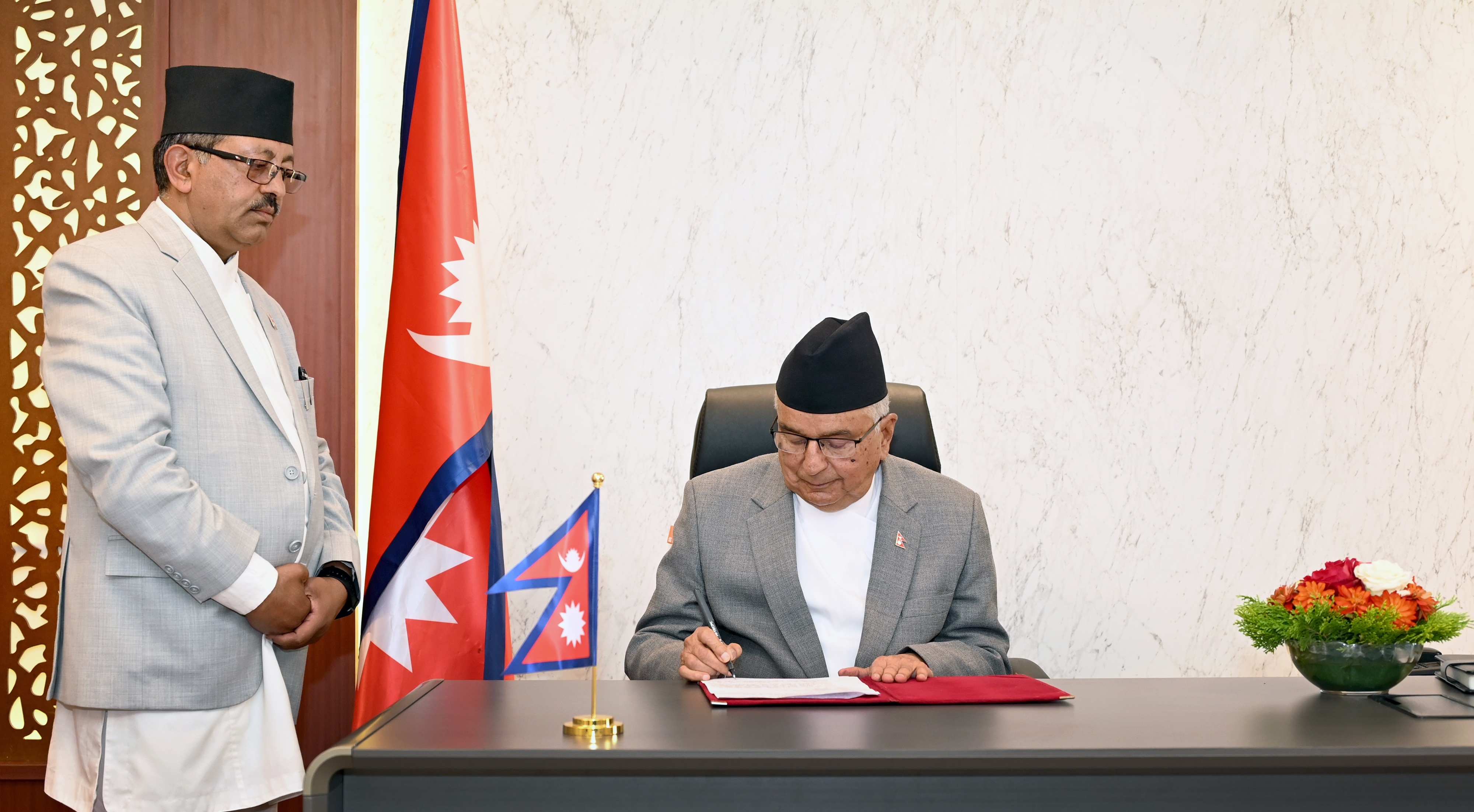राष्ट्रपतिद्वारा दुईवटा विधेयक प्रमाणीकरण   