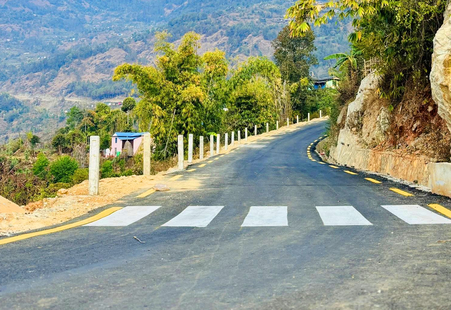 ट्रयाक खुलेको २६ वर्षपछि सडक कालोपत्र भएपछि...   