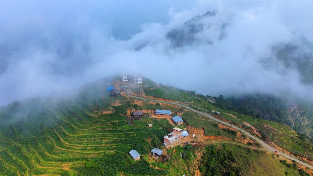 जहाँ गर्मी भुल्न आउँछन् तराईवासी       
