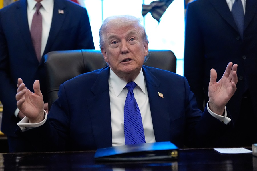 हार्वर्डसँग एक अर्ब डलर क्षतिपूर्तिको माग   