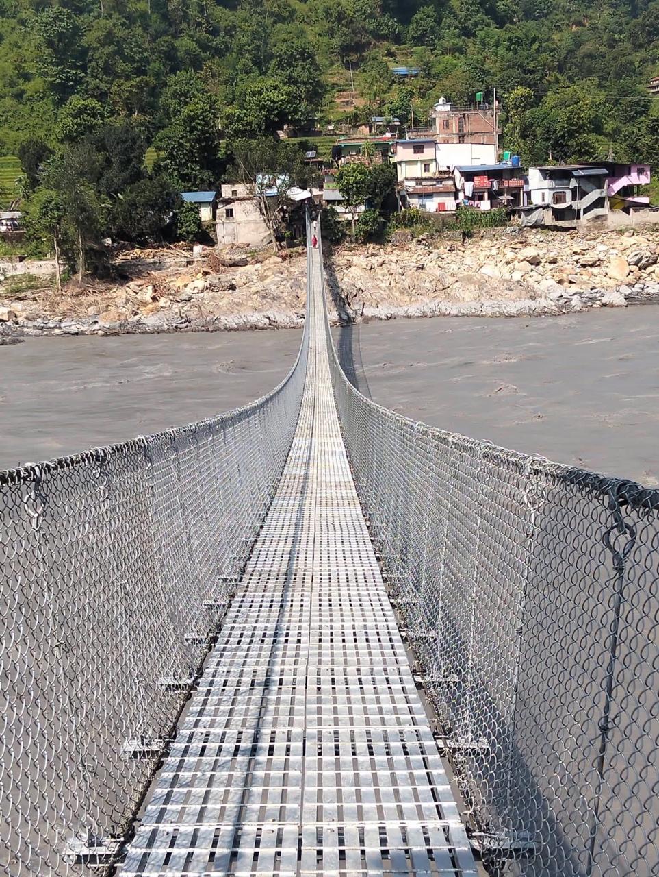भोटेकोशी–त्रिशूली बाढीका कारण क्षतिग्रस्त १८ झोलुङ्ले पुल मर्मतपछि सञ्चालनमा   