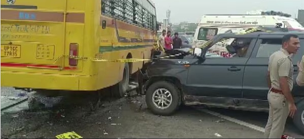 स्कुल बसले कारलाई ठक्कर दिँदा छ जनाको मृत्यु   