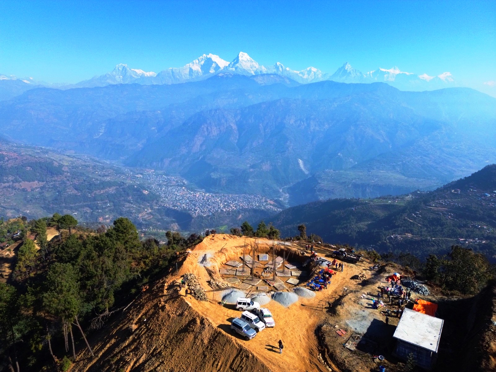 ‘ब्लु हिल’मा पर्यटकीय पूर्वाधार निर्माण गरिँदै   