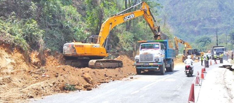 वर्षा सकिएपछि मुग्लिन-मलेखु सडकको काम थालियो        