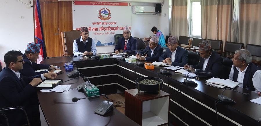 जनताको विश्वास जित्नुस्ः मुख्यमन्त्री कँडेल   