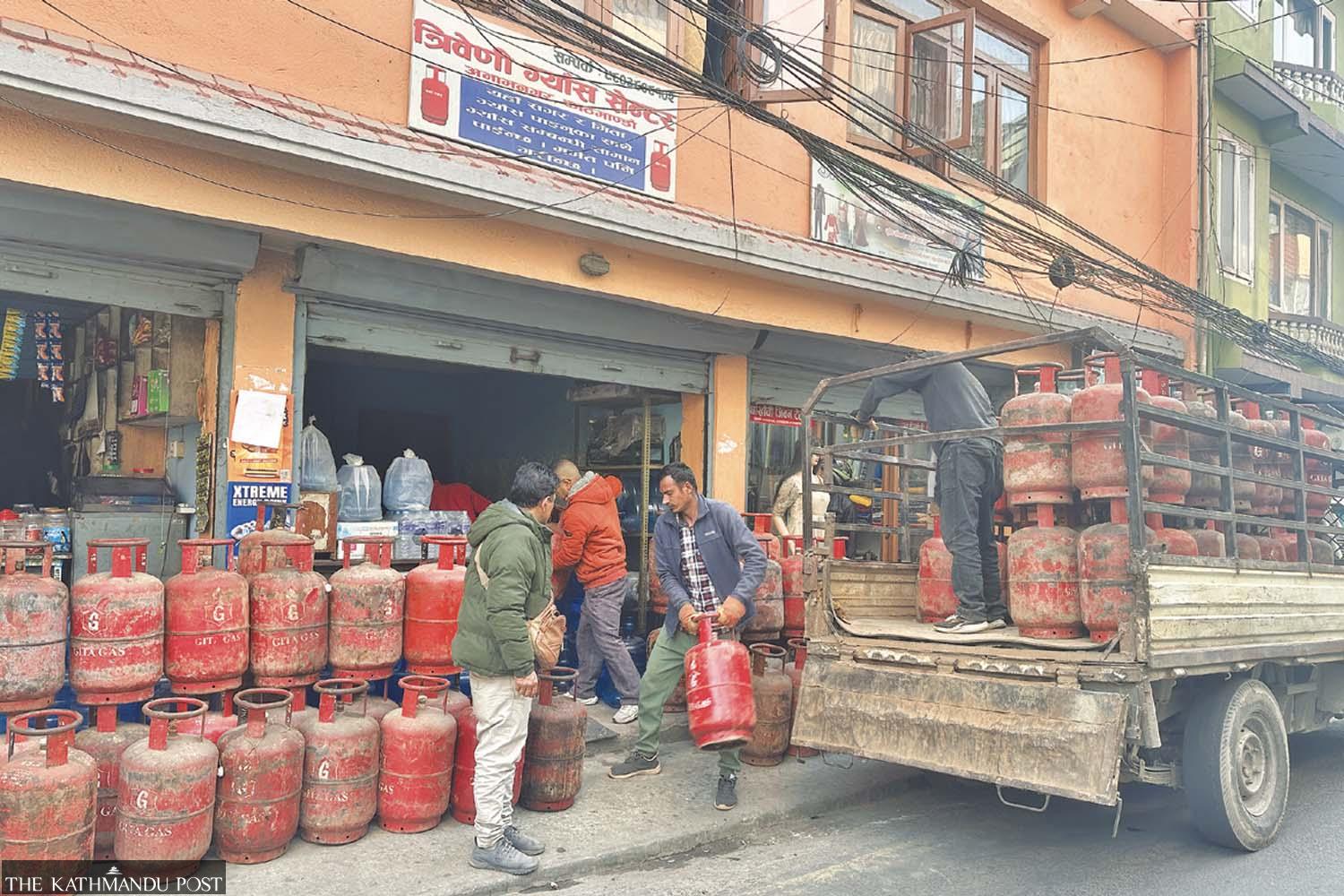 gas-dhuwani-1786113652.jpeg