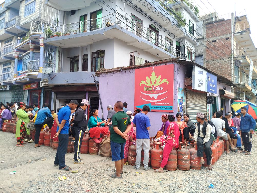 ग्यासको कालोबजारी रोक्न बजार अनुगमन तीव्र