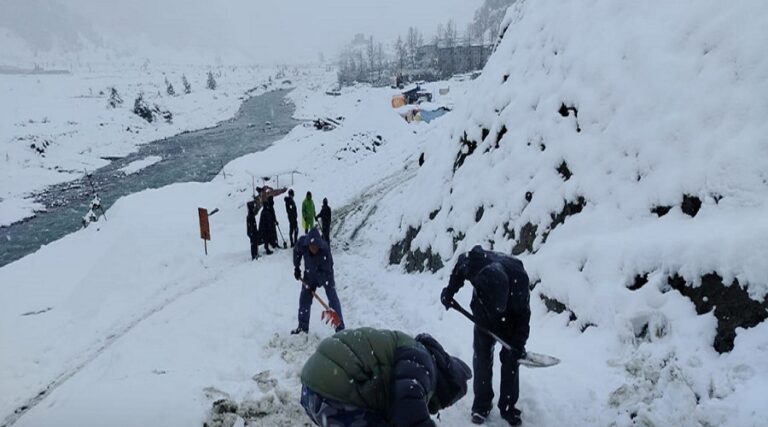 अलपत्र परेका पर्यटकको उद्धार गर्न सशस्त्र प्रहरी बल परिचालन