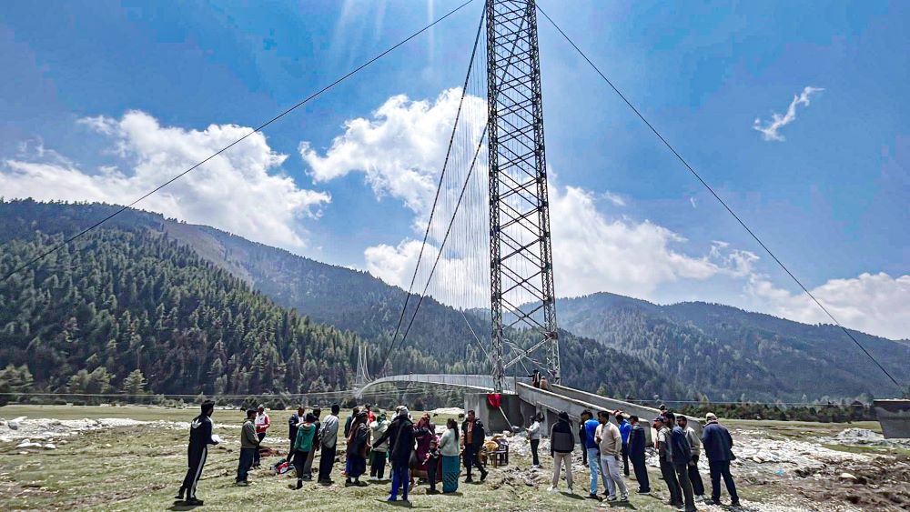 उत्तरगङ्गा नदीमा झोलुङ्गे पुल निर्माण    