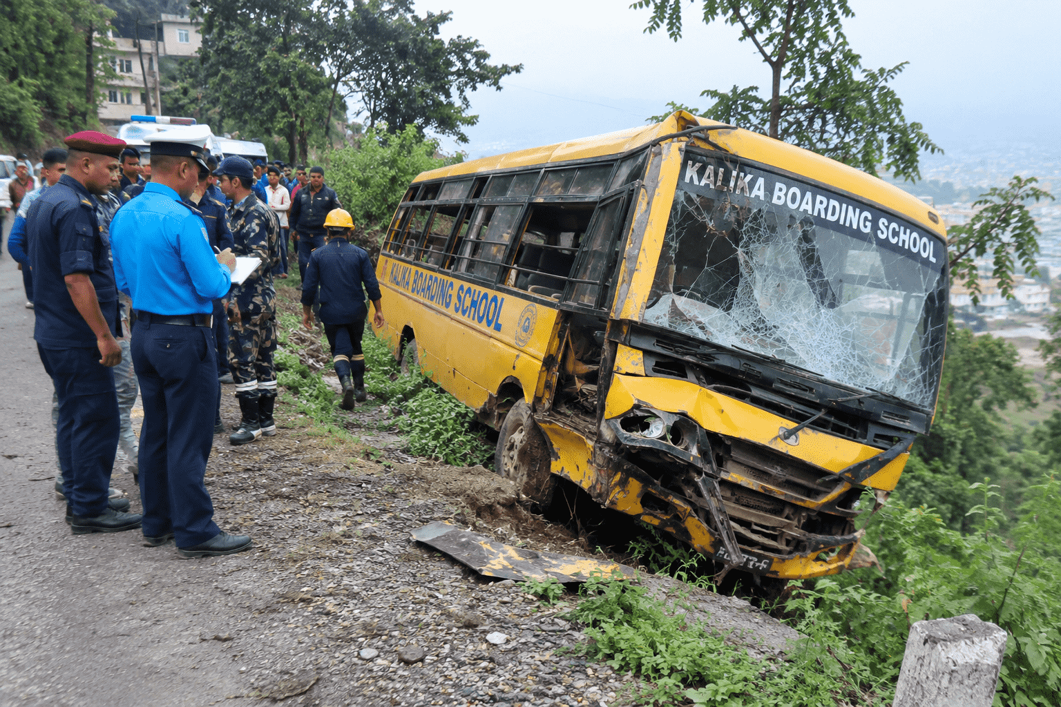 पोखरा स्कुल बस दुर्घटनाको छानबिन गर्न पाँच सदस्यीय समिति गठन