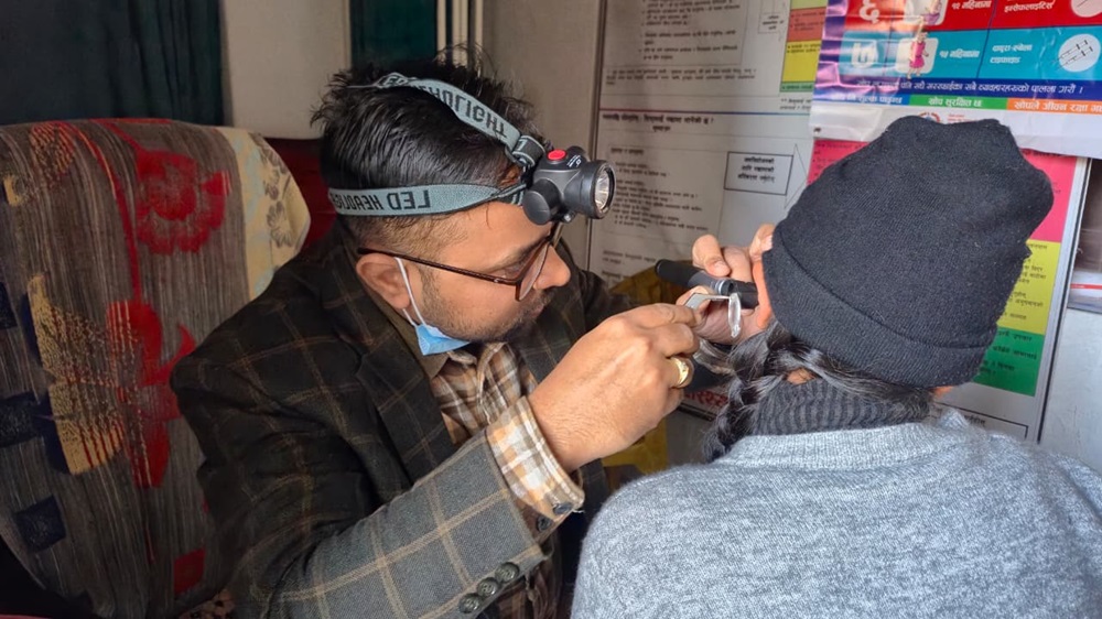 स्वास्थ्य शिविरः नागरिकलाई घरआँगनमै उपचार   