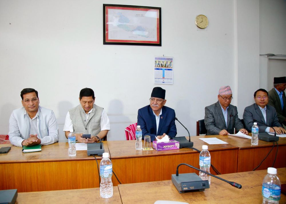 सदनमा सशक्त रुपमा प्रस्तुत हुन माओवादी अध्यक्ष प्रचण्डको निर्देशन        
