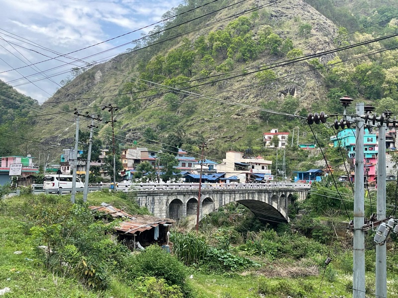 मध्यपहाडी लोकमार्गको मोदीखोलामा पुल निर्माण सुरु