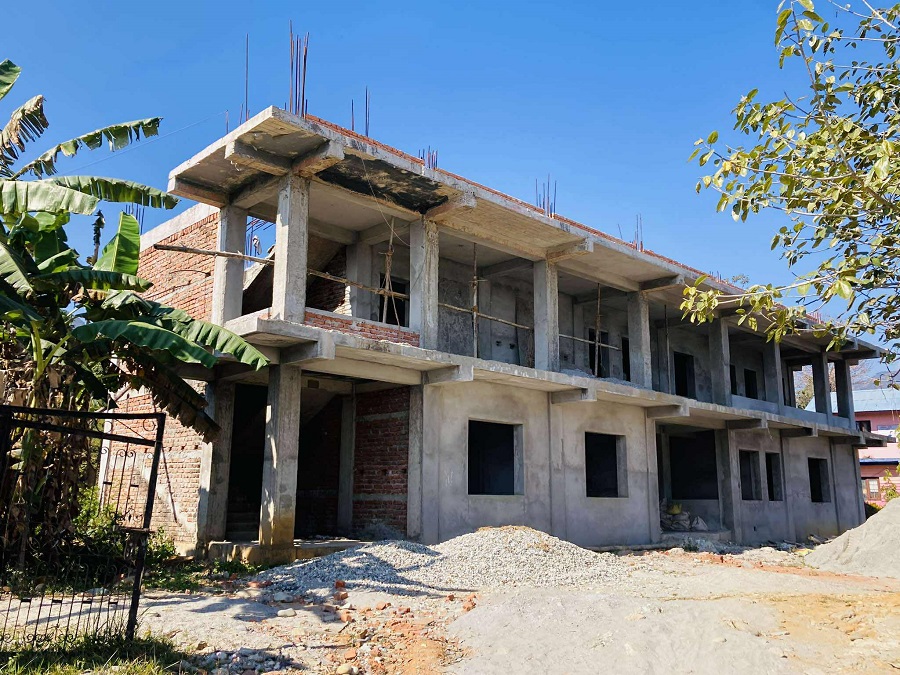 तीन वर्षमा तीन पटक म्याद थप : स्वास्थ्य चौकी भवन अधुरै   