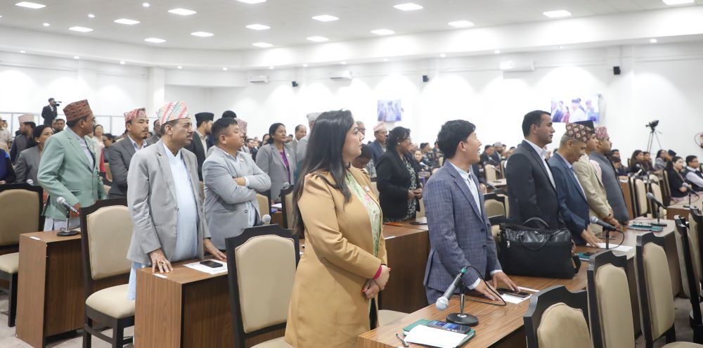 विपक्षीको विरोधपछि प्रतिनिधिसभाको बैठक स्थगित    