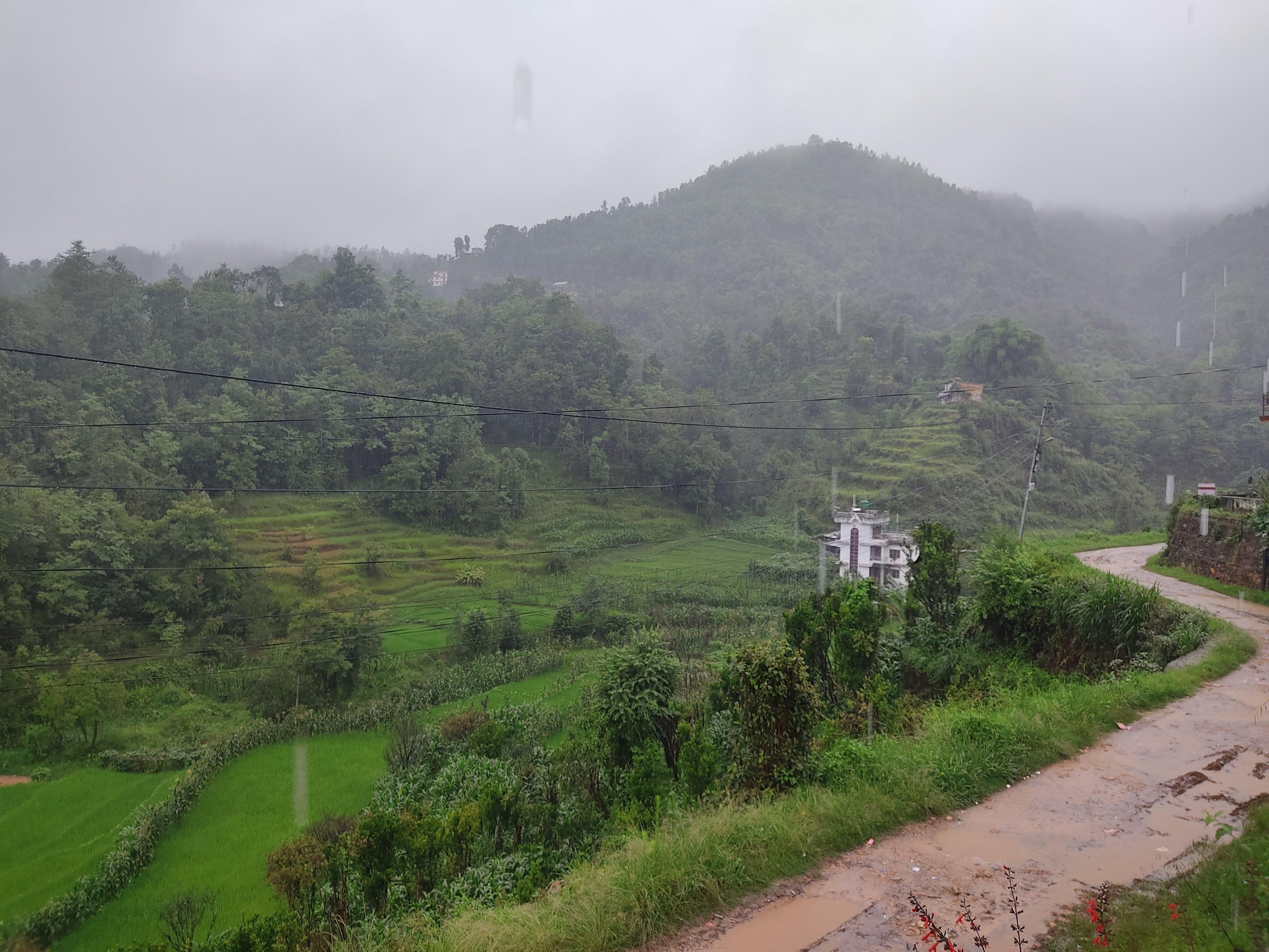आगामी दुई दिन पश्चिमी क्षेत्रमा वर्षा बढ्ने, पूर्वमा क्रमशः मौसम सुधार हुने