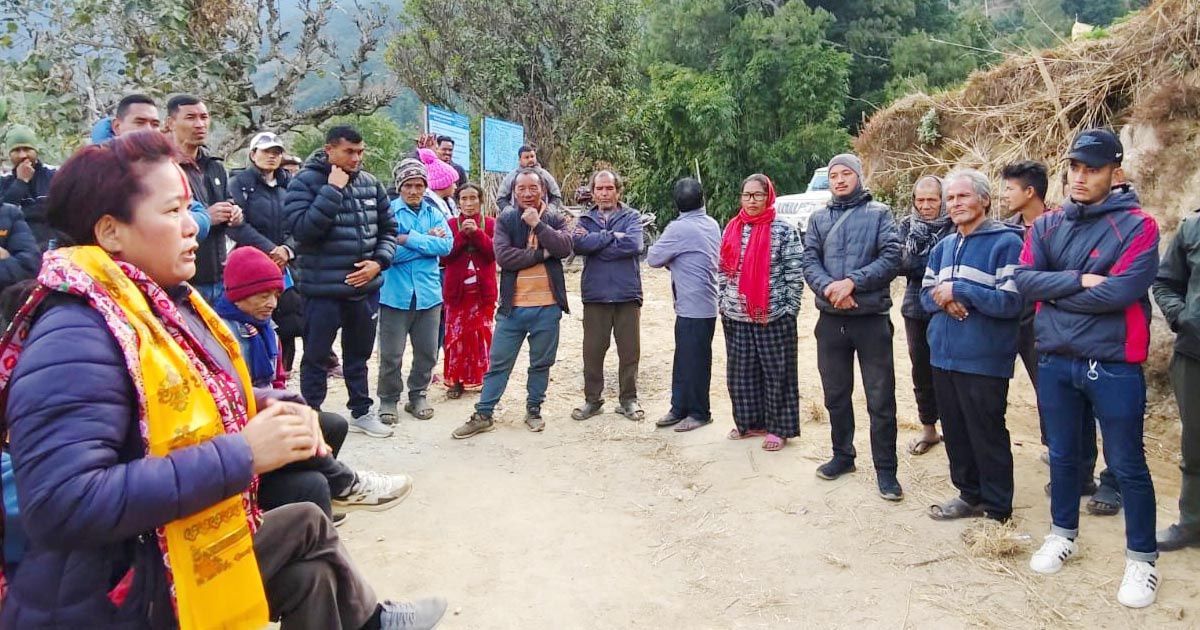 उम्मेदवार भोट खोज्दै घर-दैलोमा, भरोसा खोज्दै मतदाता        