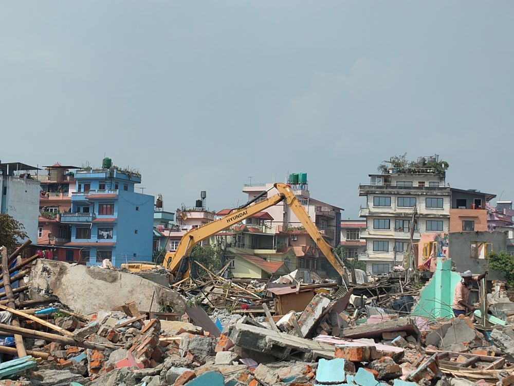 गैरीगाउँका भत्काउन बाँकी घर पुनः भत्काउन शुरु    