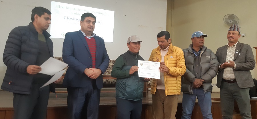 पदयात्रा पथप्रदर्शकलाई तीन दिने चरा पहिचान तालिम   