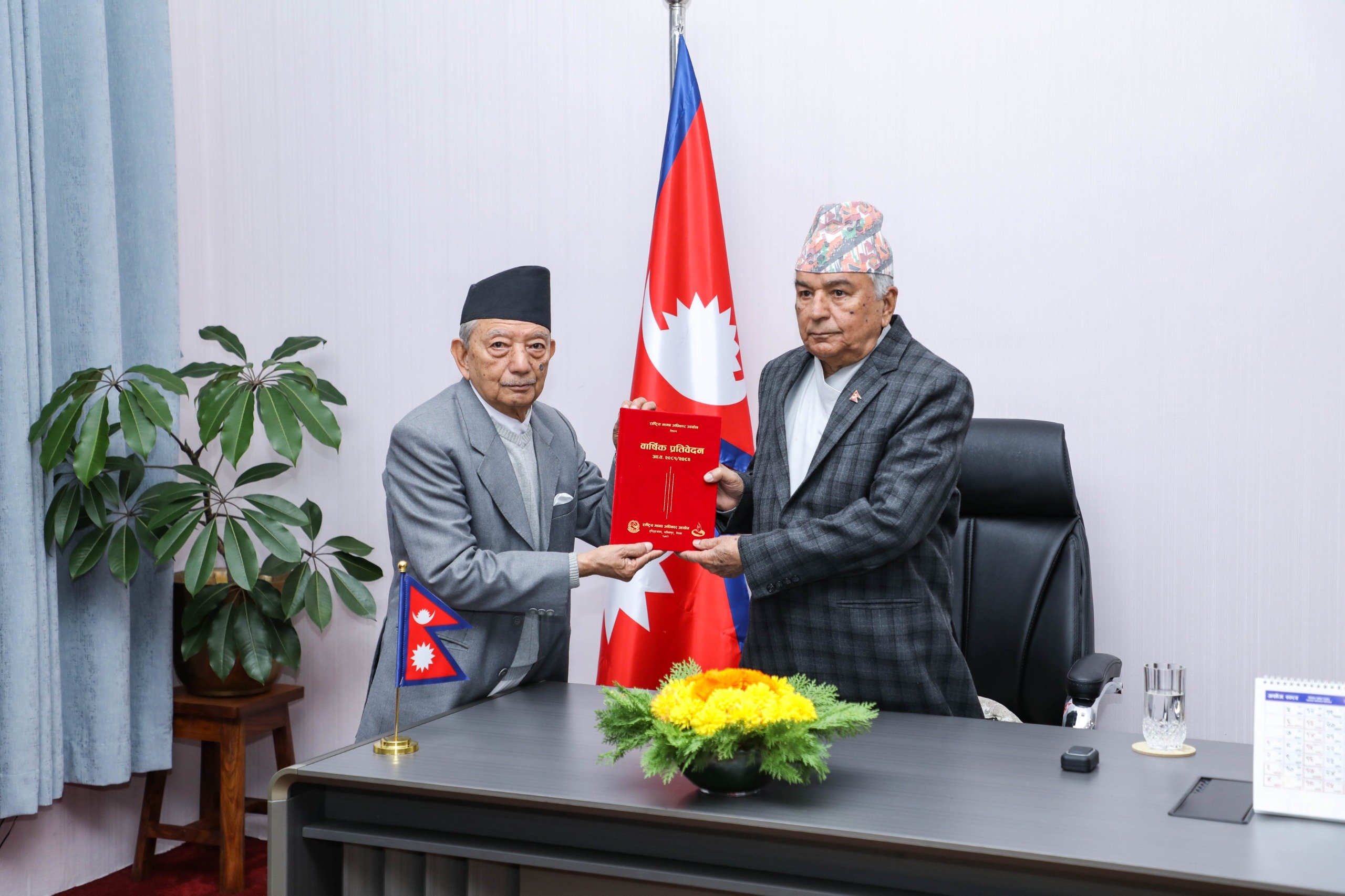 राष्ट्रपति पौडेलसमक्ष मानव अधिकार आयोगको वार्षिक प्रतिवेदन पेस        