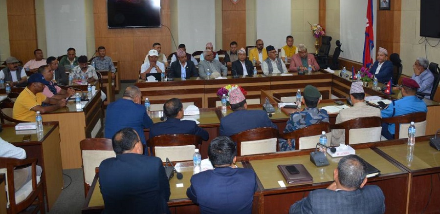 यातायात व्यवसायी र सरकारबीचको वार्ता भोलिसम्मका लागि स्थगित