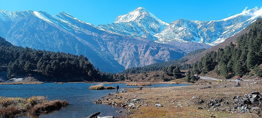 टिटी ताल र धौलागिरि हिमाल