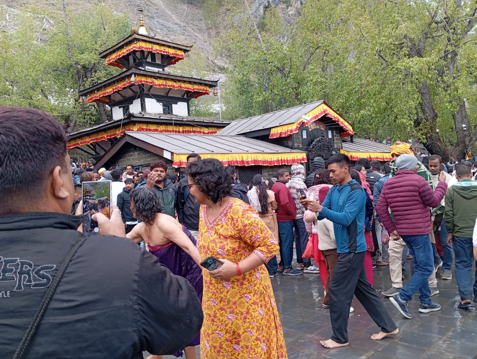 मुक्तिनाथमा दर्शनार्थी खचाखच   